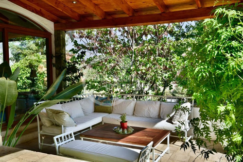 Linda Casa En Venta De 5 D En Cond. Refugios Del Arrayán