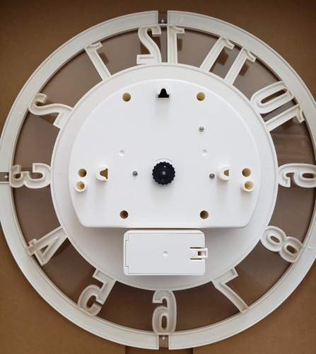 Imagen 3 de 7 de Reloj Decorativo De Pared Con Sistema De Tuercas