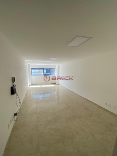 Imagem 1 de 7 de Sala Comercial, No Centro Da Cidade, Com 29 M². - Sa00120 - 69363795