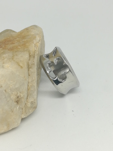 Anillo Acero Quirúrgico Flor Calada Listo Para Regalo