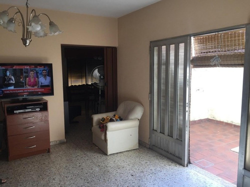 Casa En Venta - 3 Dormitorios 2 Baños - Pergamino