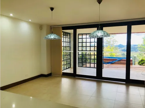 Casa En Arriendo En Fizebad El Retiro