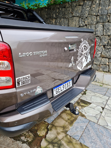Mitsubishi Triton 2.4 Hpe-S Cab. Dupla 4X4 Aut. 4P