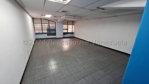 Excelente Oportunidad De Alquilar Una Amplia Oficina En La Urbina, Mls #25-3192