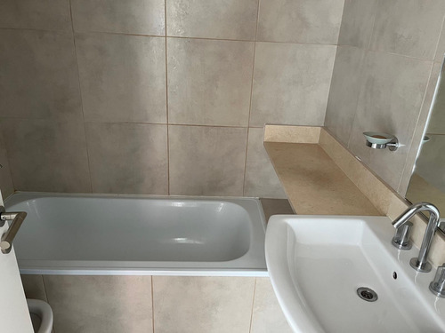 Departamento En Venta En La Lucila, 3dormitorios, 2cocheras, Pileta