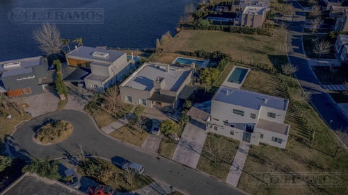 Casa 4 Ambientes Con Increible Vista En Canton Puerto - Escobar -pg