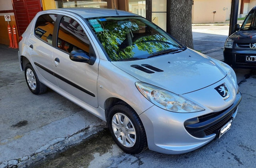Peugeot 207 Compact 1.4 Active Impecable Permuto Dbellusio