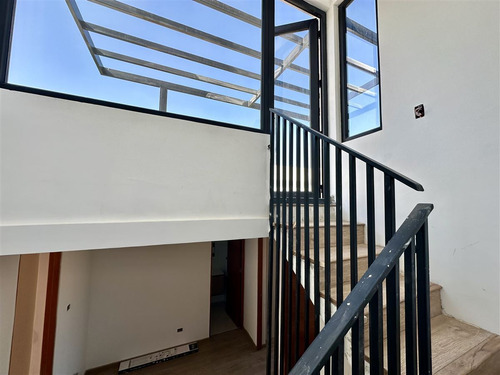 Casa En Venta De 3 Dorm. En Las Condes