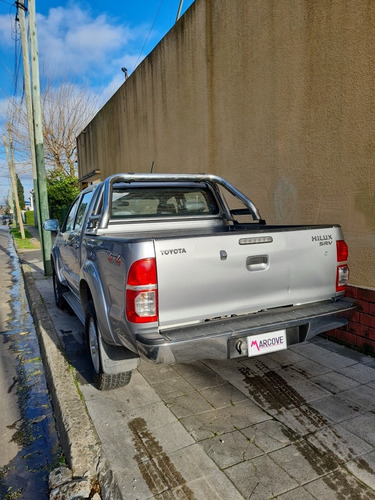 Imagen 5 de 11 de Toyota Hilux 3.0 Cd Srv Cuero 4x4 5at - A4 2015