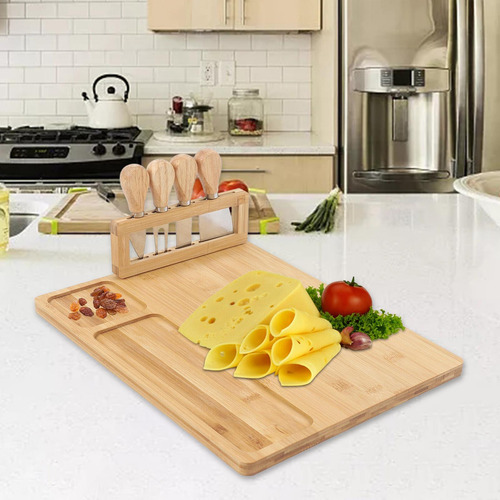 Tabla De Queso De Bambú Y Juego De Cuchillos Para
