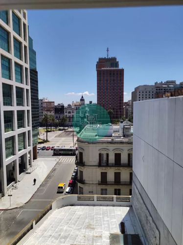 Alquiler Oficina Ciudad Vieja Frente Caf Y Plza. Independencia. Ed Alma Duc