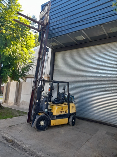 Imagen 4 de 10 de Autoelevador Yale Nafta/gas 2500kg T. Triple Containera