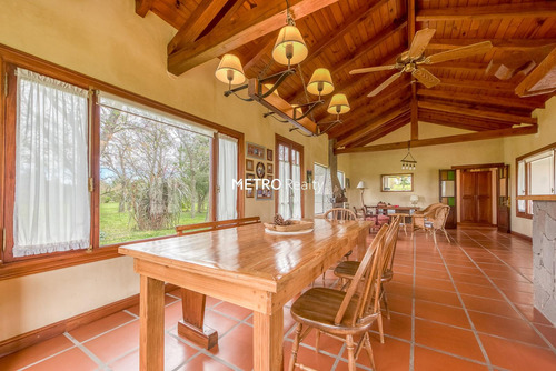 Casa En Venta Sobre Lote De 1 Hectarea En Loma Escondida, Open Door