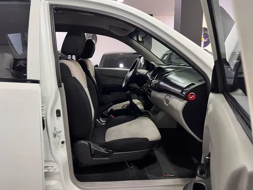 Mitsubishi L200 Sportero 2.5 Basica 2013