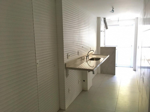 Apartamento À Venda No Bairro Lagoa - Rio De Janeiro/rj - O-8997-18100