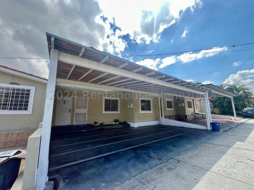  *mm&ne Bella Casa De 2 Niveles En Venta En Camino De La Mendera Cabudare  Lara, Venezuela.  4 Dormitorios  3 Baños  190 M² 