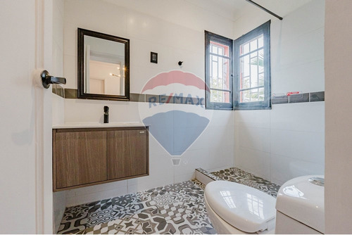 Casa Con Uso Habitacional Y Comercial En Ñuñoa