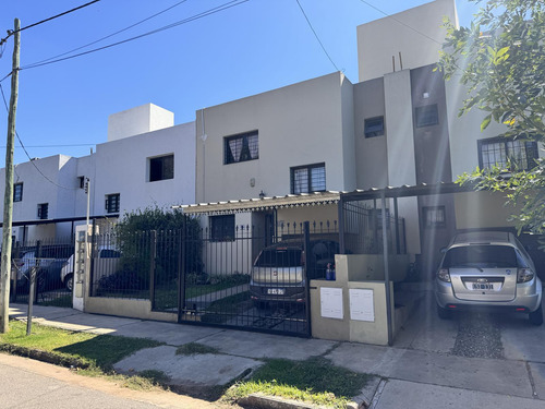 Duplex En Venta - Barrio Villa Claret 3 Dormitiorios