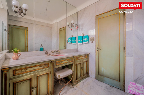 Departamento De Época Con Cochera Fija En Venta - Palermo Chico
