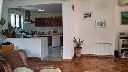 Casa Moderna Y Amplia 5d/4b Con Quincho En Arriendo