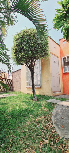 Casa 1 Nivel Con   Terreno Excedente Para Ampliar 