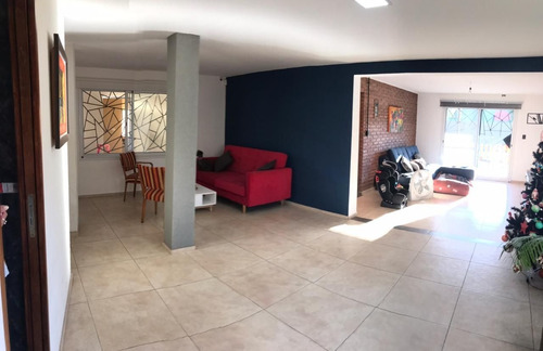 Imagen 14 de 15 de Magnifica Casa En Venta De 3 Dorm. C/ Doble Cochera En Santa María