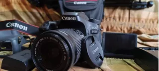 Cámara Canon Eos 80d ,más Accesorios Y Tripode