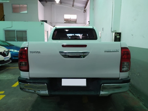 Imagen 3 de 6 de Toyota Hilux 2.4 C/d Sr 150cv 4x2