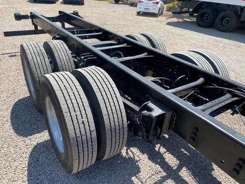Imagem 5 de 8 de Volkswagen 24.250 - Chassi 6x2