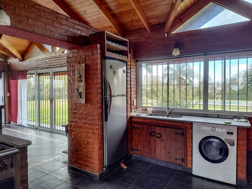 Casa 5 Ambientes Permuta Pileta Quincho Parrilla