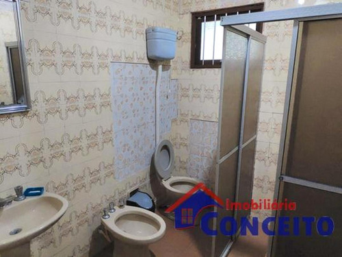 Imagem 2 de 21 de C282 - Excelente Residência De Esquina A 450 Metros Do Mar