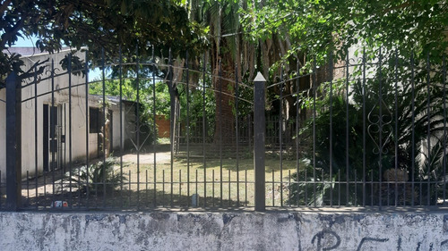 Terreno De 500 M2 Con 4 Dptos. Y Un Local. Ideal Inversor.
