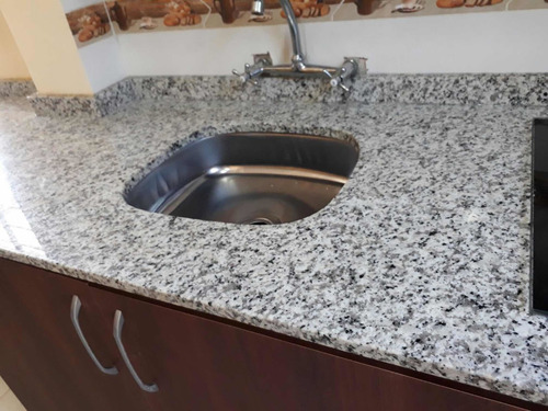 Imagen 4 de 9 de Mesada De Cocina En Mármol O Granito 1x55 Con Pileta
