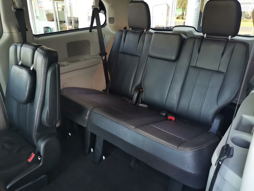 Imagen 10 de 14 de Dodge Caravan Stx Color Blanco 2017 At