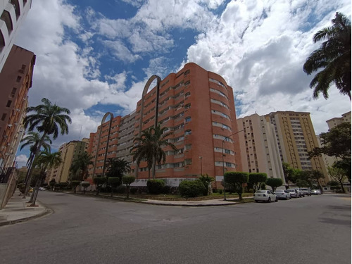 Norelys Echeverria Vende Apartamento En Residencias Madrid Prebo 157 Mts2  Valencia Edo Carabobo