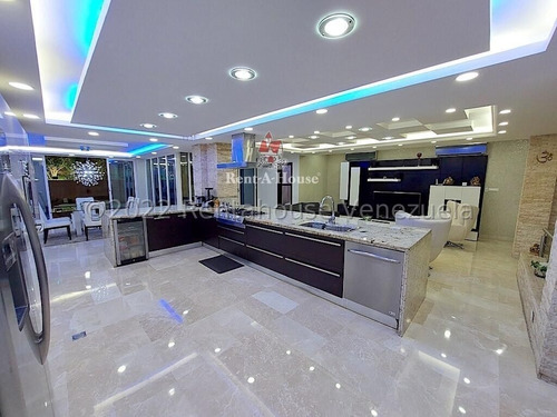 Imagen 22 de 30 de Casa_en_venta_en_caracas_en_alto-hatillo_rah-22-27014 Orlando Figueira 04125535289/04242942992