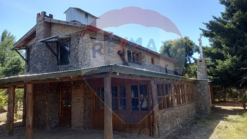 Re/max Vende Dos Casas Cercanas A Río Chimehuin