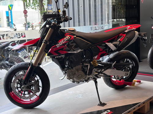 Hypermotard 821