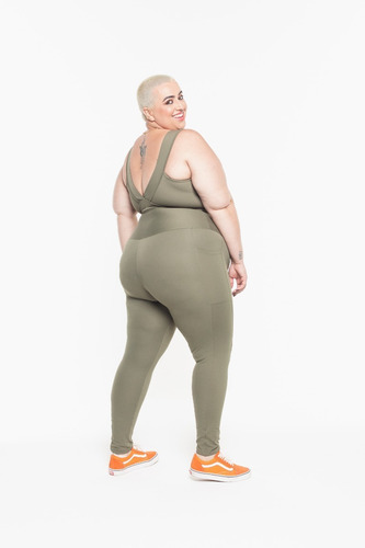 Imagem 6 de 9 de Legging Plus Size Wonder Size Com Bolso Emana® Plus Verde
