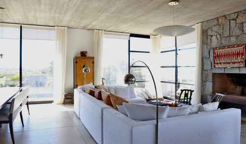 Casa En Alquiler Por Temporada De 4 Dormitorios En Punta Piedras (ref: Bpv-7396)