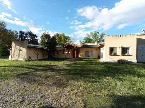 Casa Quinta En Venta 6 Ambientes Parada Robles