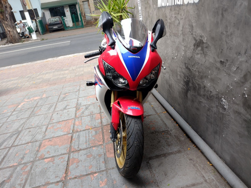 Imagem 6 de 12 de Honda Cbr 1000 Rr 2010