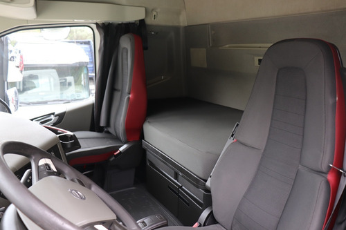 Imagem 10 de 13 de Volvo Fh 540 6x4 Ano 2016 Com 350 Mil Km