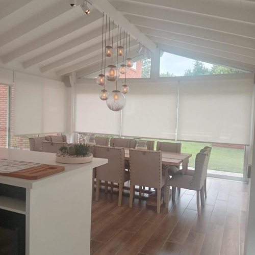 Casa En Venta - 3 Dormitorios 3 Baños - Cochera - 1.100mts2 - Campana