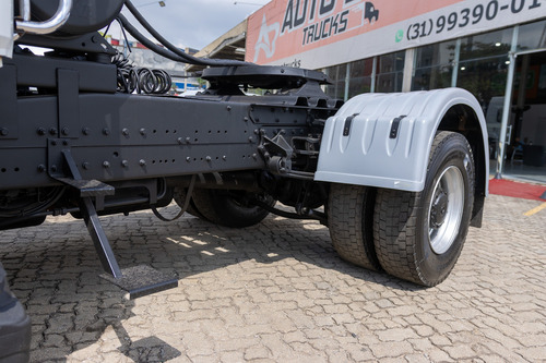 Mb Atron 1635 4x2 Muito Nova Baixa Km Com Comando Hidráulico