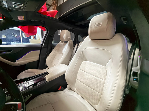 Jaguar F-PACE FIRST EDITION
