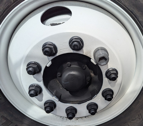 Cubre Tuercas De 33 Mm Para Pintar Rines De Camión