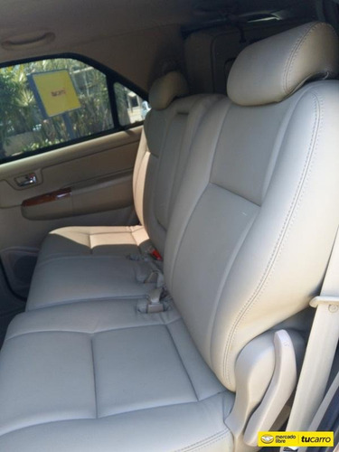 Toyota Fortuner Automática