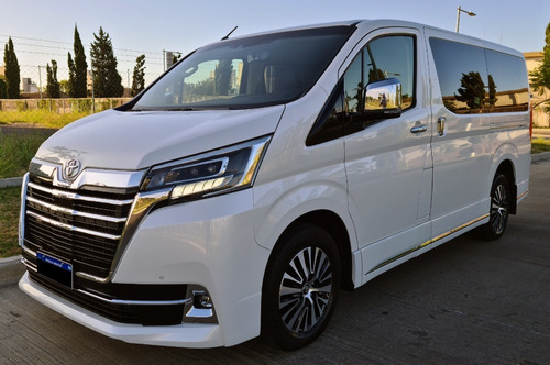 Imagen 1 de 19 de Toyota Hiace Vx Premium 2.8tdi Wagon 6at 10 Asientos