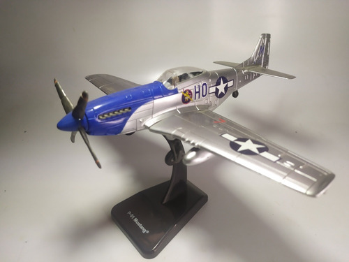 Avión Plástico Mustang P-51 New Ray 